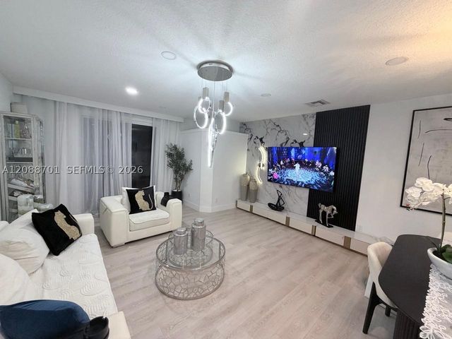 5703 NW 48th Ave 48, Coconut Creek, FL 33073