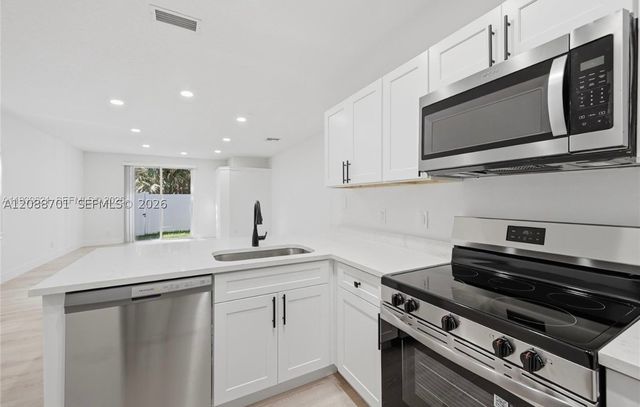 5703 NW 48th Ave 48, Coconut Creek, FL 33073