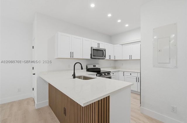 5703 NW 48th Ave 48, Coconut Creek, FL 33073