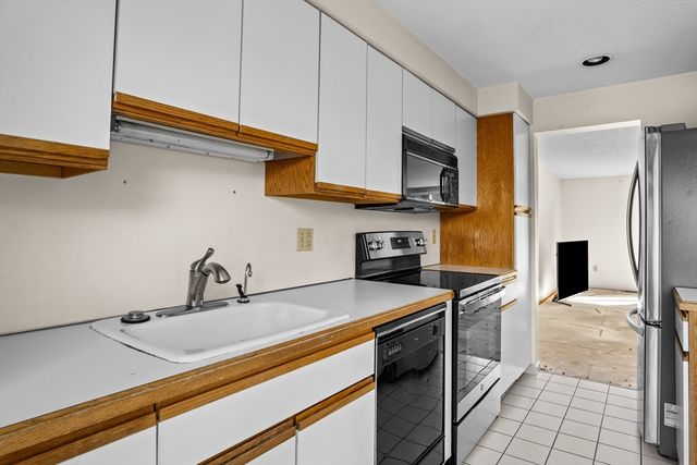 37 Constitution 115, Danvers, MA 01923