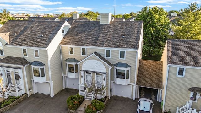 37 Constitution 115, Danvers, MA 01923