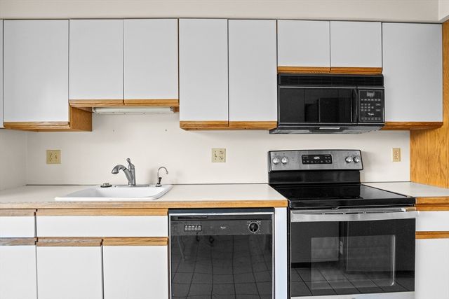 37 Constitution 115, Danvers, MA 01923