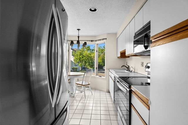 37 Constitution 115, Danvers, MA 01923