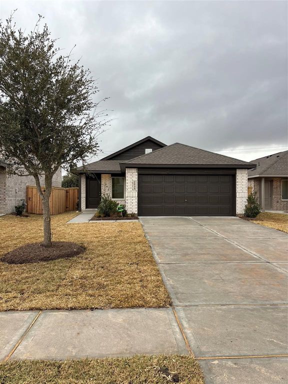 2935 Summer Breeze Way, Angleton, TX 77515