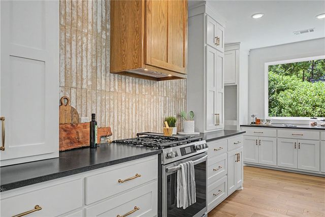 5 Minack, Bella Vista, AR 72714