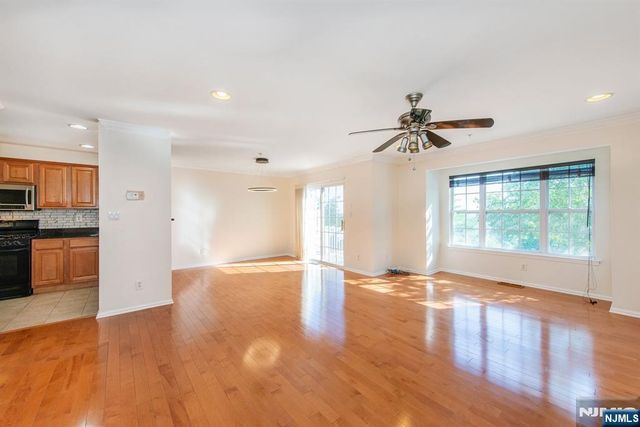 146 Summit Ridge 1406, Pompton Lakes, NJ 07442