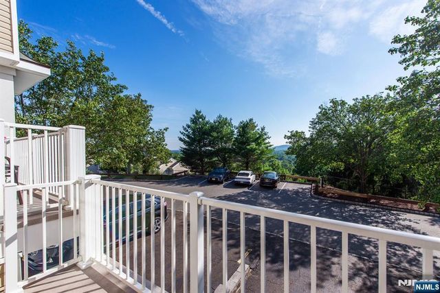 146 Summit Ridge 1406, Pompton Lakes, NJ 07442
