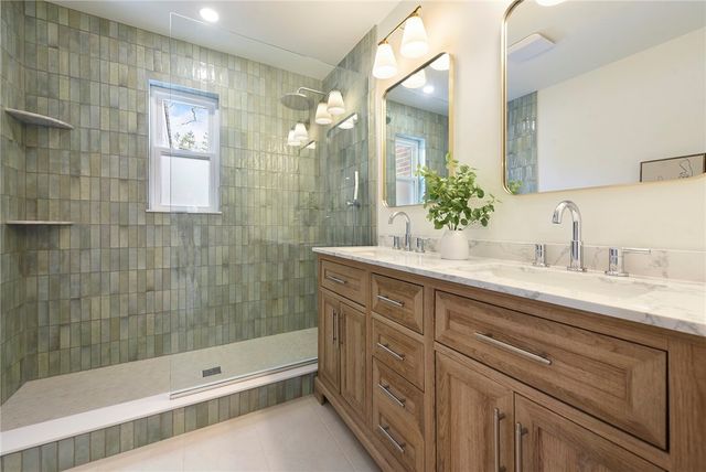 105 Weller Dr, Mccandless, PA 15090