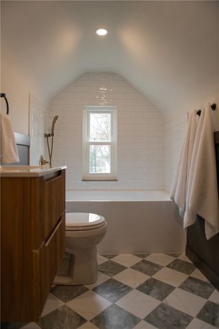 105 Weller Dr, Mccandless, PA 15090