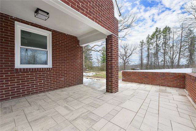 105 Weller Dr, Mccandless, PA 15090