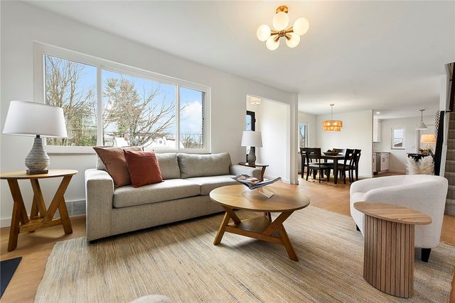 105 Weller Dr, Mccandless, PA 15090