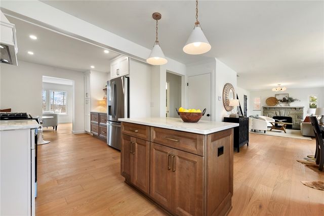 105 Weller Dr, Mccandless, PA 15090