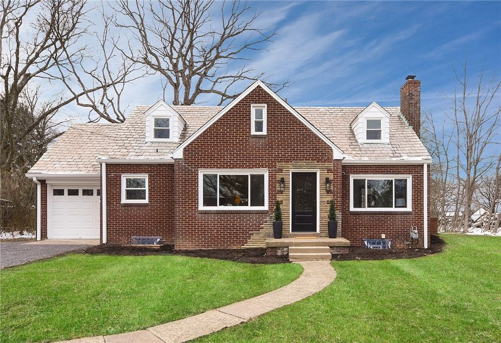 105 Weller Dr, Mccandless, PA 15090