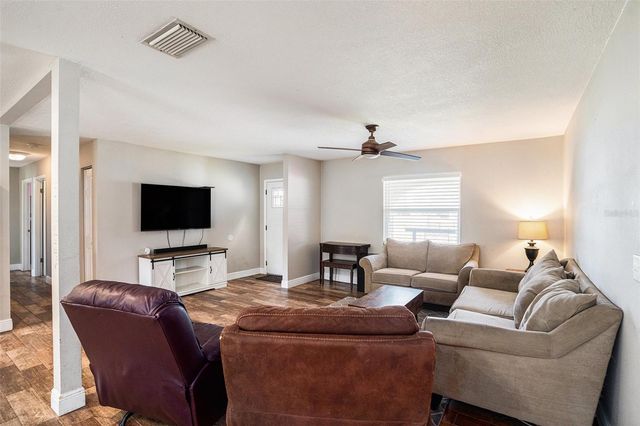 909 SILVER RIDGE WAY, Valrico, FL 33594