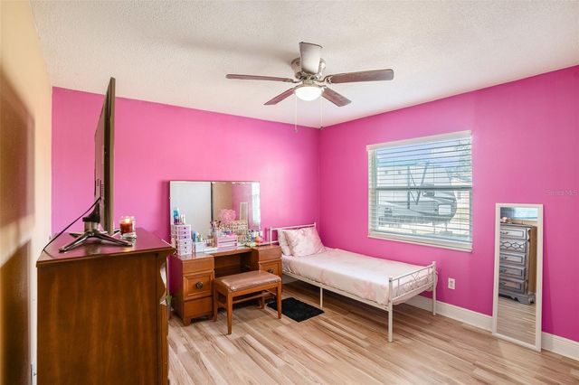 909 SILVER RIDGE WAY, Valrico, FL 33594