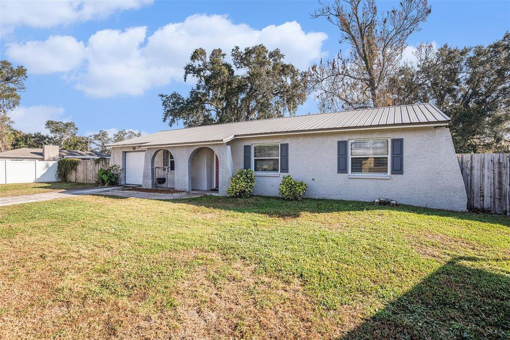 909 SILVER RIDGE WAY, Valrico, FL 33594