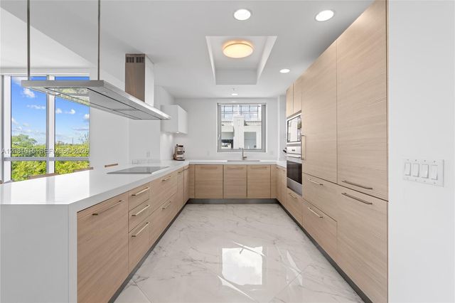 17111 Biscayne Boulevard 402, North Miami Beach, FL 33160
