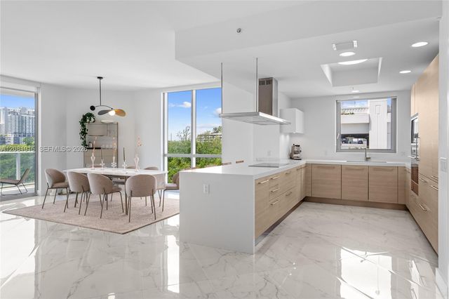 17111 Biscayne Boulevard 402, North Miami Beach, FL 33160