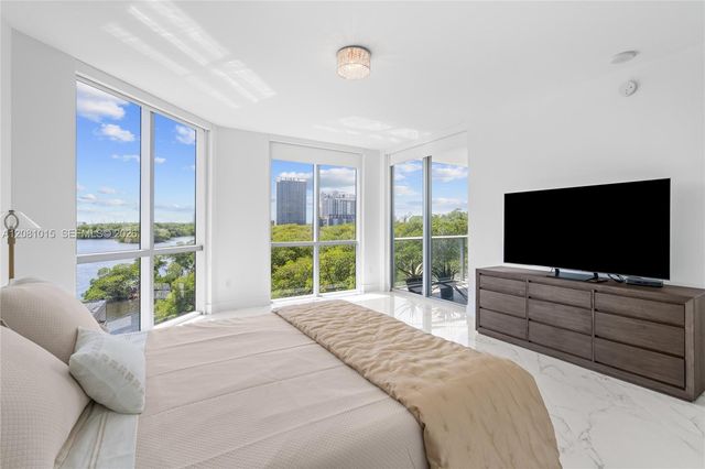 17111 Biscayne Boulevard 402, North Miami Beach, FL 33160