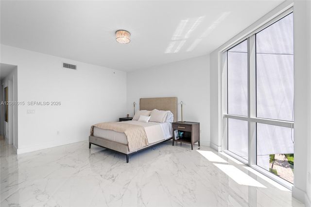 17111 Biscayne Boulevard 402, North Miami Beach, FL 33160