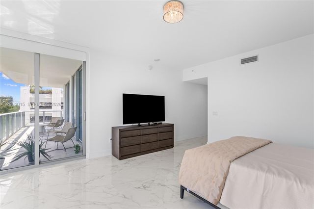 17111 Biscayne Boulevard 402, North Miami Beach, FL 33160