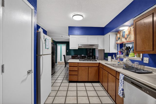 341 Blueberry Lane, Grand Prairie, TX 75052