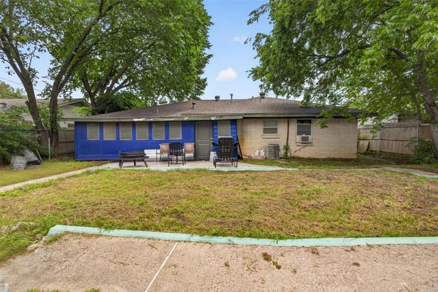 341 Blueberry Lane, Grand Prairie, TX 75052