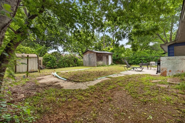 341 Blueberry Lane, Grand Prairie, TX 75052