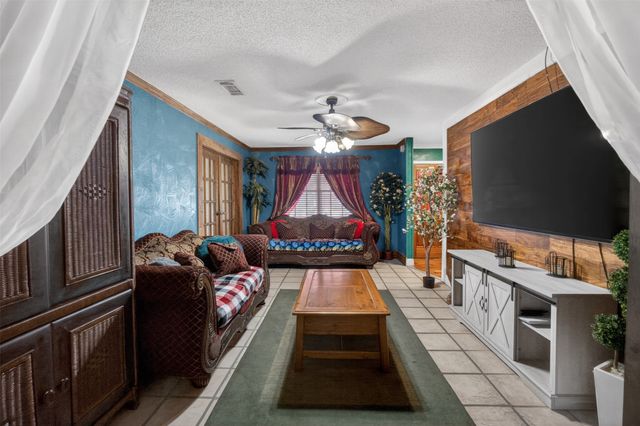 341 Blueberry Lane, Grand Prairie, TX 75052