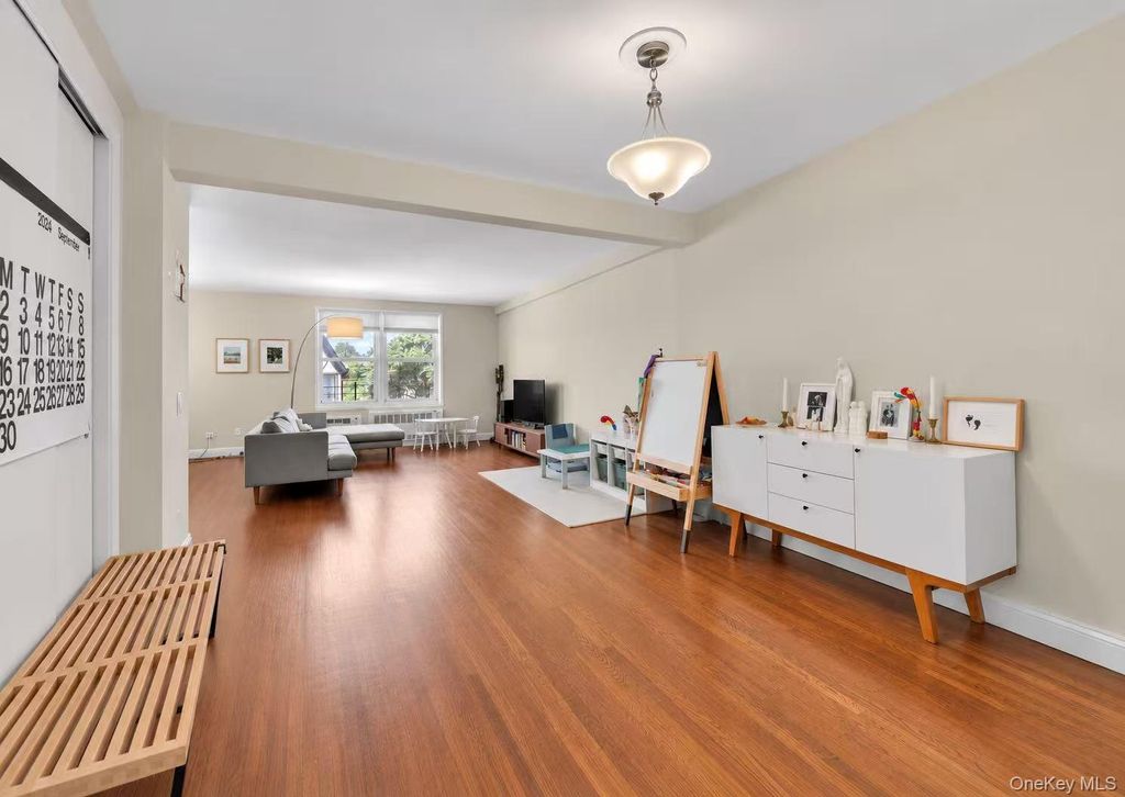 241-20 Northern Blvd 6K, Douglaston, NY 11362 — photo 2