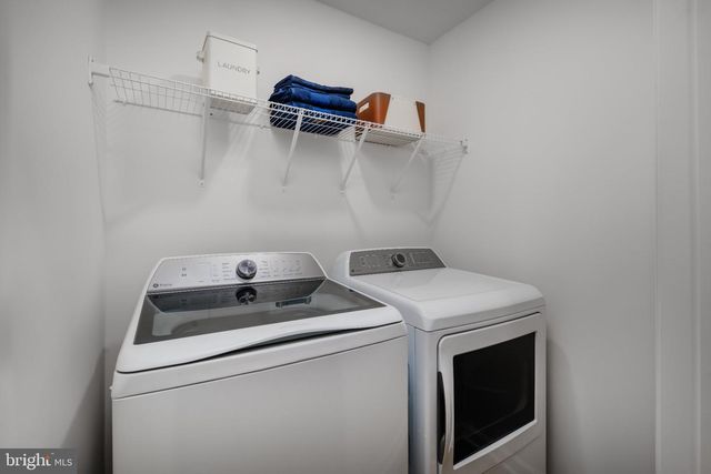 19550 VILLAGE WALK DR, Montgomery Village, MD 20886