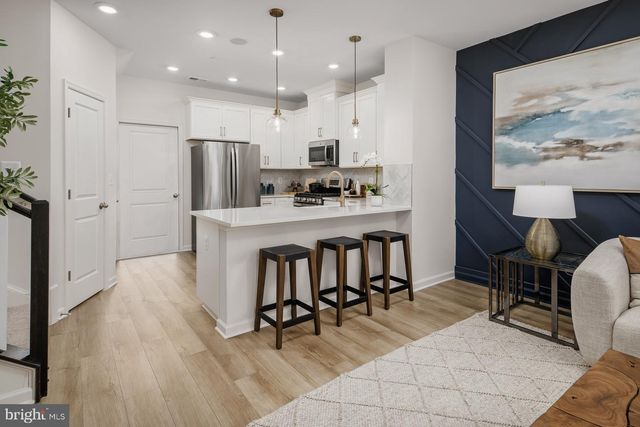 19550 VILLAGE WALK DR, Montgomery Village, MD 20886