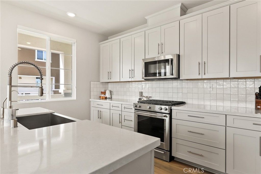 Image 12 of property listing at 1421 W Sunrise Lane, San Pedro, CA 90732