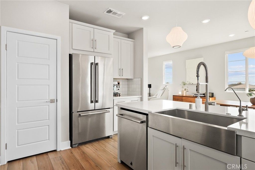 Image 13 of property listing at 1421 W Sunrise Lane, San Pedro, CA 90732