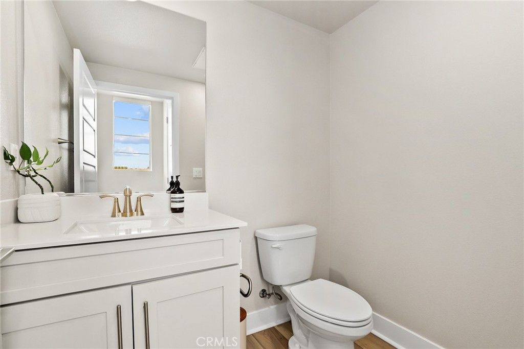 Image 14 of property listing at 1421 W Sunrise Lane, San Pedro, CA 90732