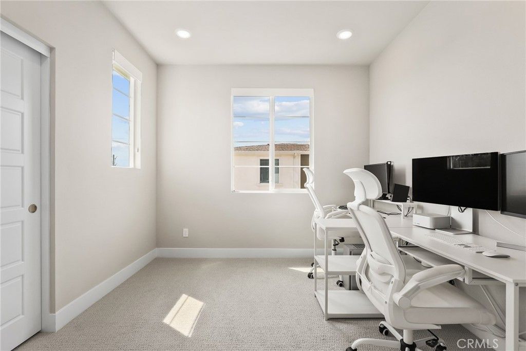 Image 20 of property listing at 1421 W Sunrise Lane, San Pedro, CA 90732