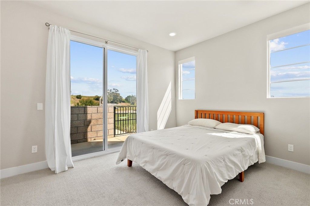 Image 28 of property listing at 1421 W Sunrise Lane, San Pedro, CA 90732