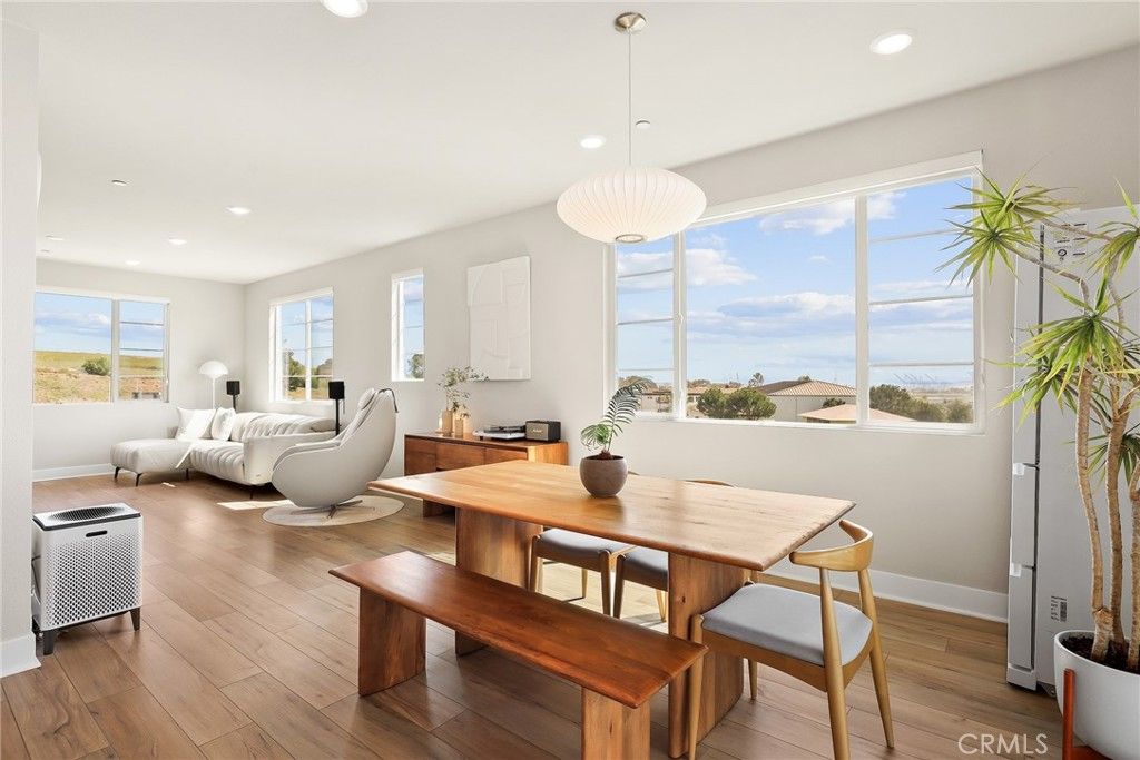 Image 5 of property listing at 1421 W Sunrise Lane, San Pedro, CA 90732