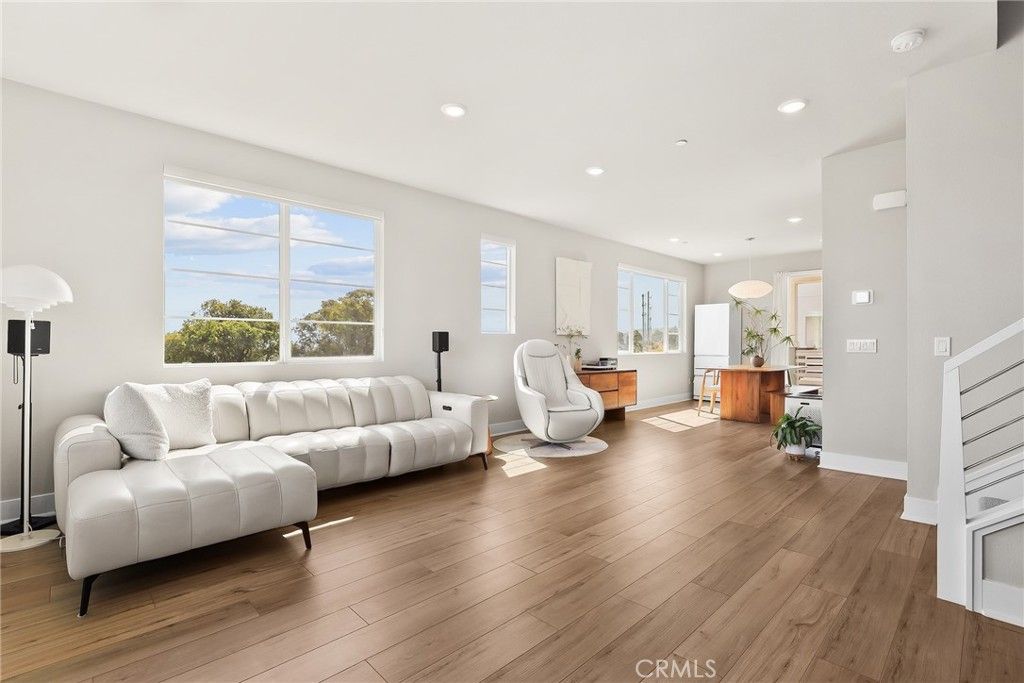 Image 6 of property listing at 1421 W Sunrise Lane, San Pedro, CA 90732