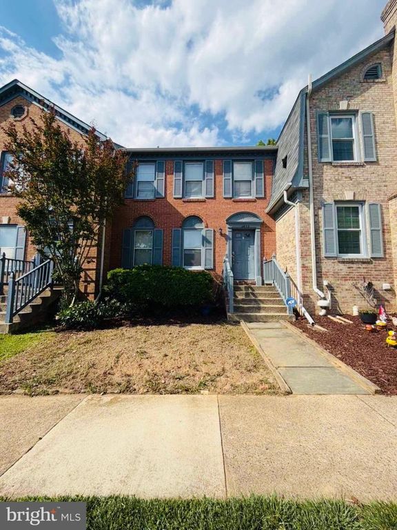 2852 YARN CT, Falls Church, VA 22042