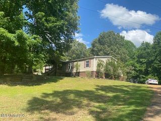 689 Magnolia Circle, Sarah, MS 38665
