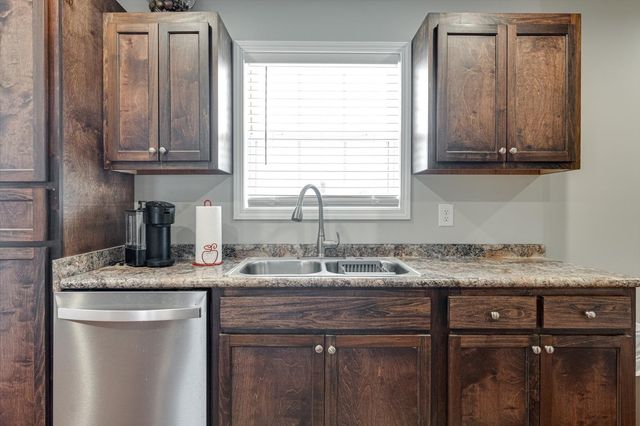 106 Wilder Chapel Rd, Decherd, TN 37324