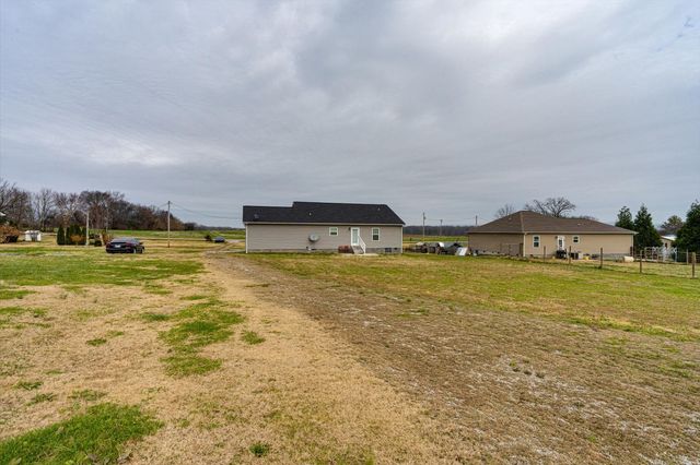 106 Wilder Chapel Rd, Decherd, TN 37324