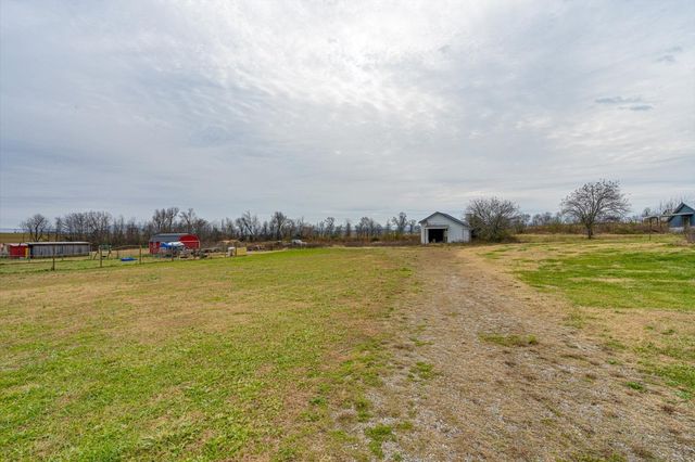 106 Wilder Chapel Rd, Decherd, TN 37324