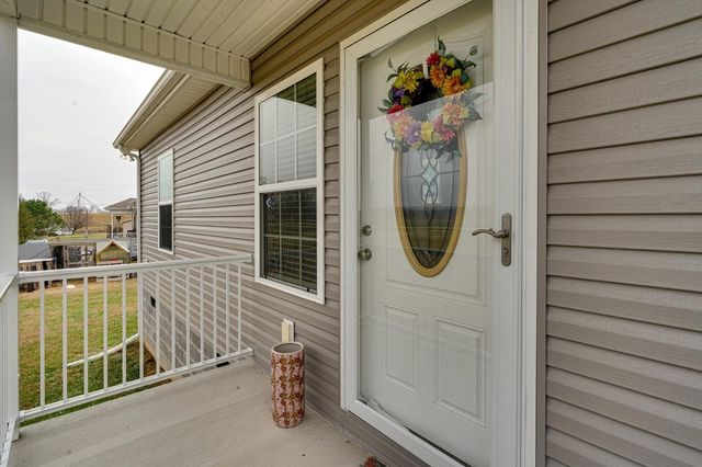 106 Wilder Chapel Rd, Decherd, TN 37324