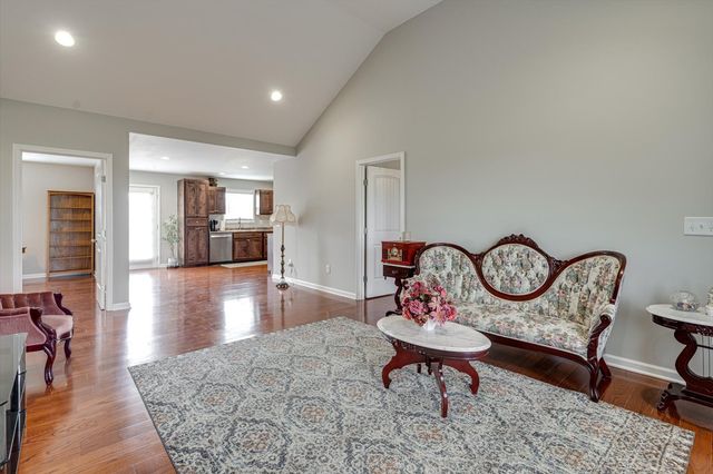 106 Wilder Chapel Rd, Decherd, TN 37324