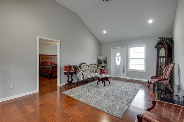 106 Wilder Chapel Rd, Decherd, TN 37324