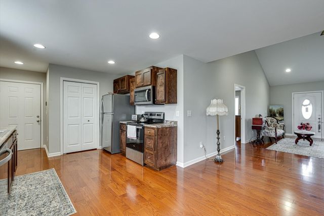 106 Wilder Chapel Rd, Decherd, TN 37324