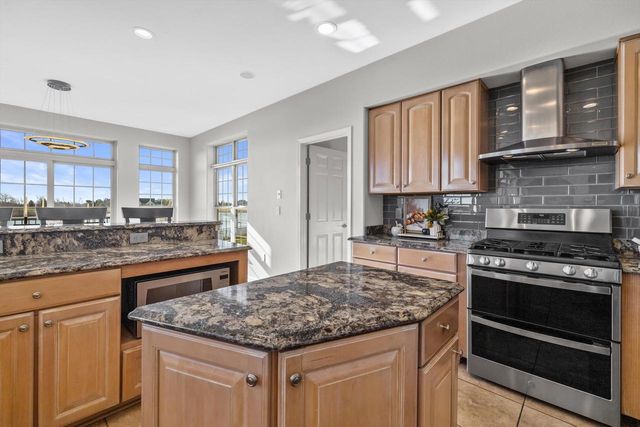 6227 Alex Turn, Caledonia, WI 53108