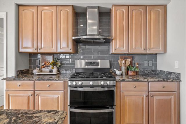 6227 Alex Turn, Caledonia, WI 53108